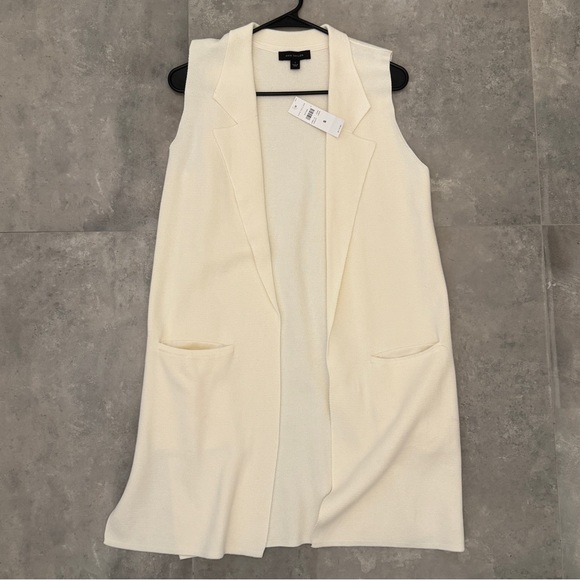 Ann Taylor Sweaters - NWT Ann Taylor Knit Sweater | S